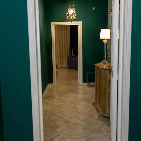 Interno 9 3*