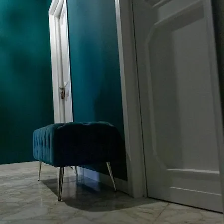 Interno 9 3* バーリ